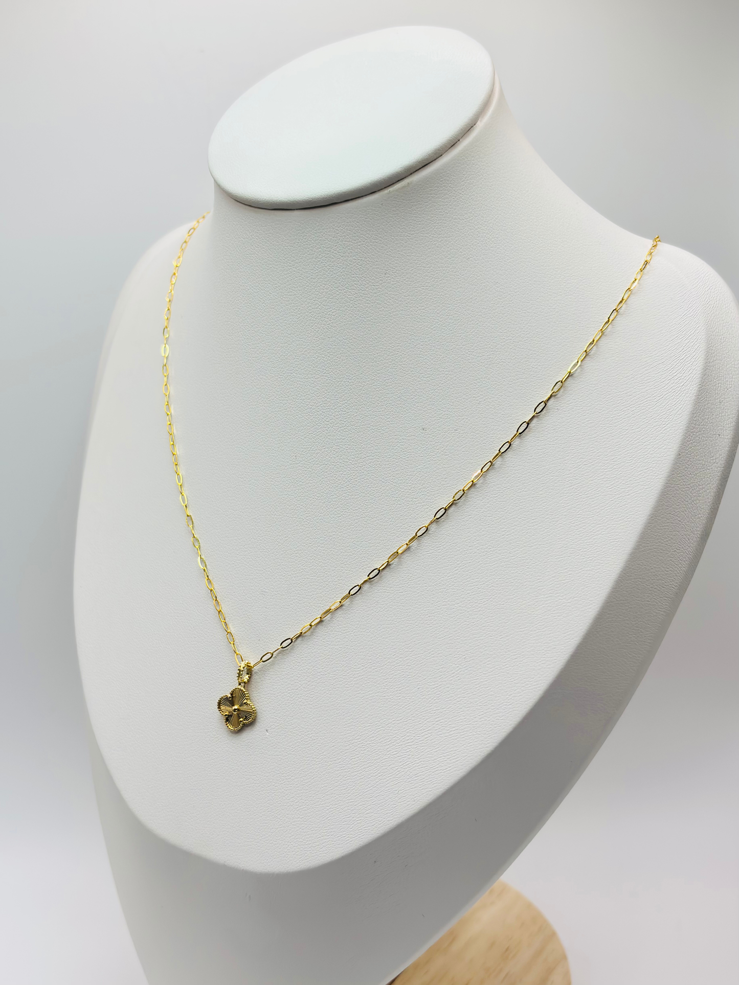 18K Gold Mini Paperclip Clover Necklace