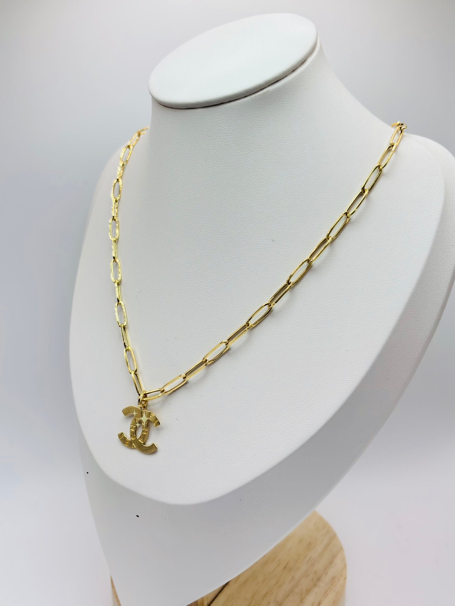 18K Gold Paperclip C Necklace