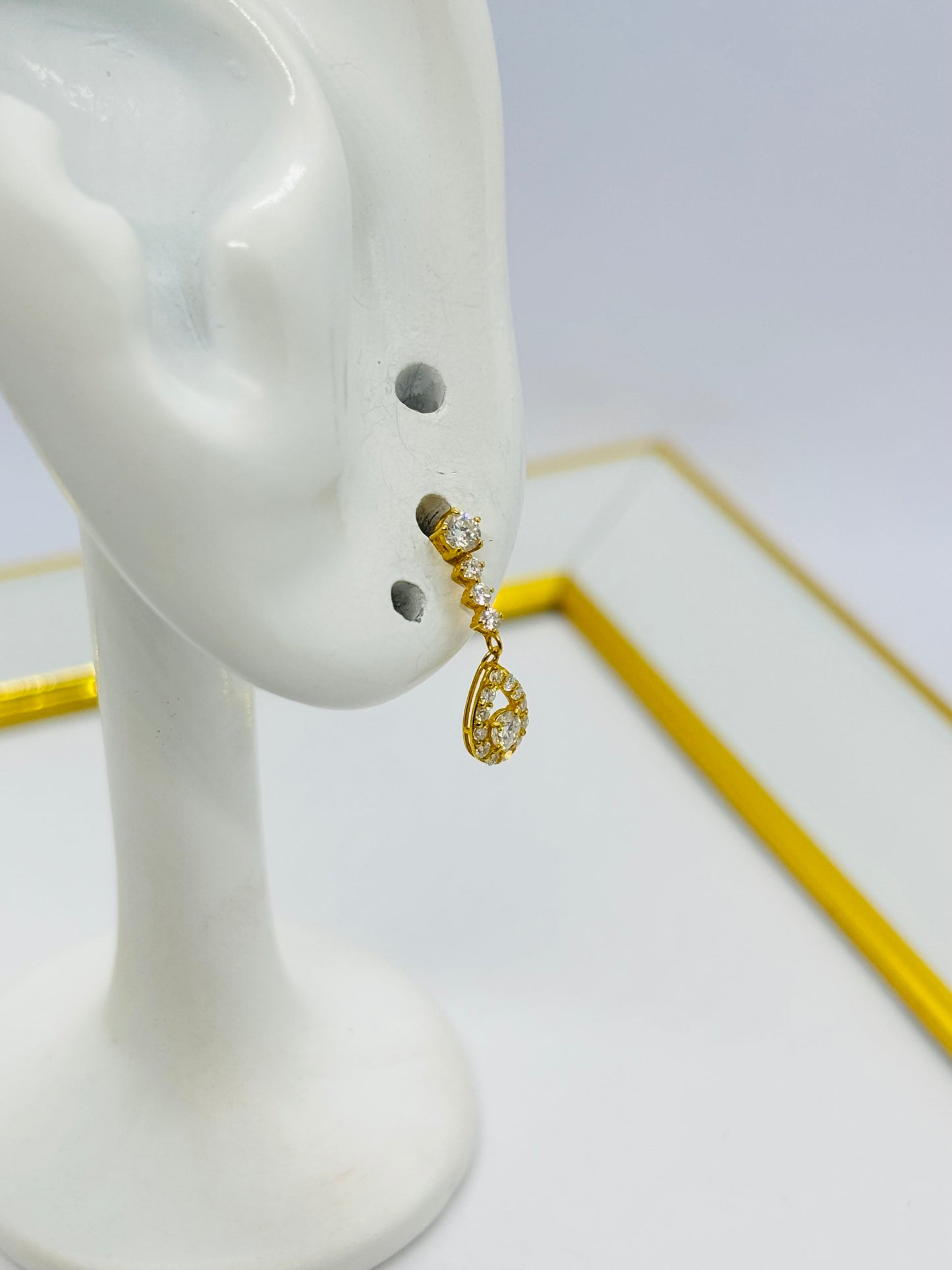 18k Gold Teardrop Dangling Stud Moissanite Diamond Earrings