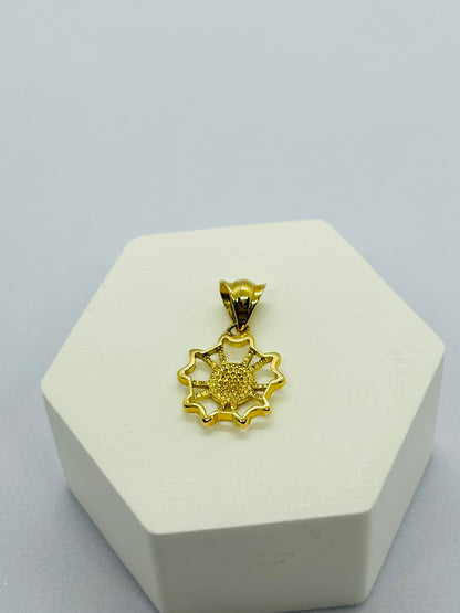 18K Gold Flower Pendant