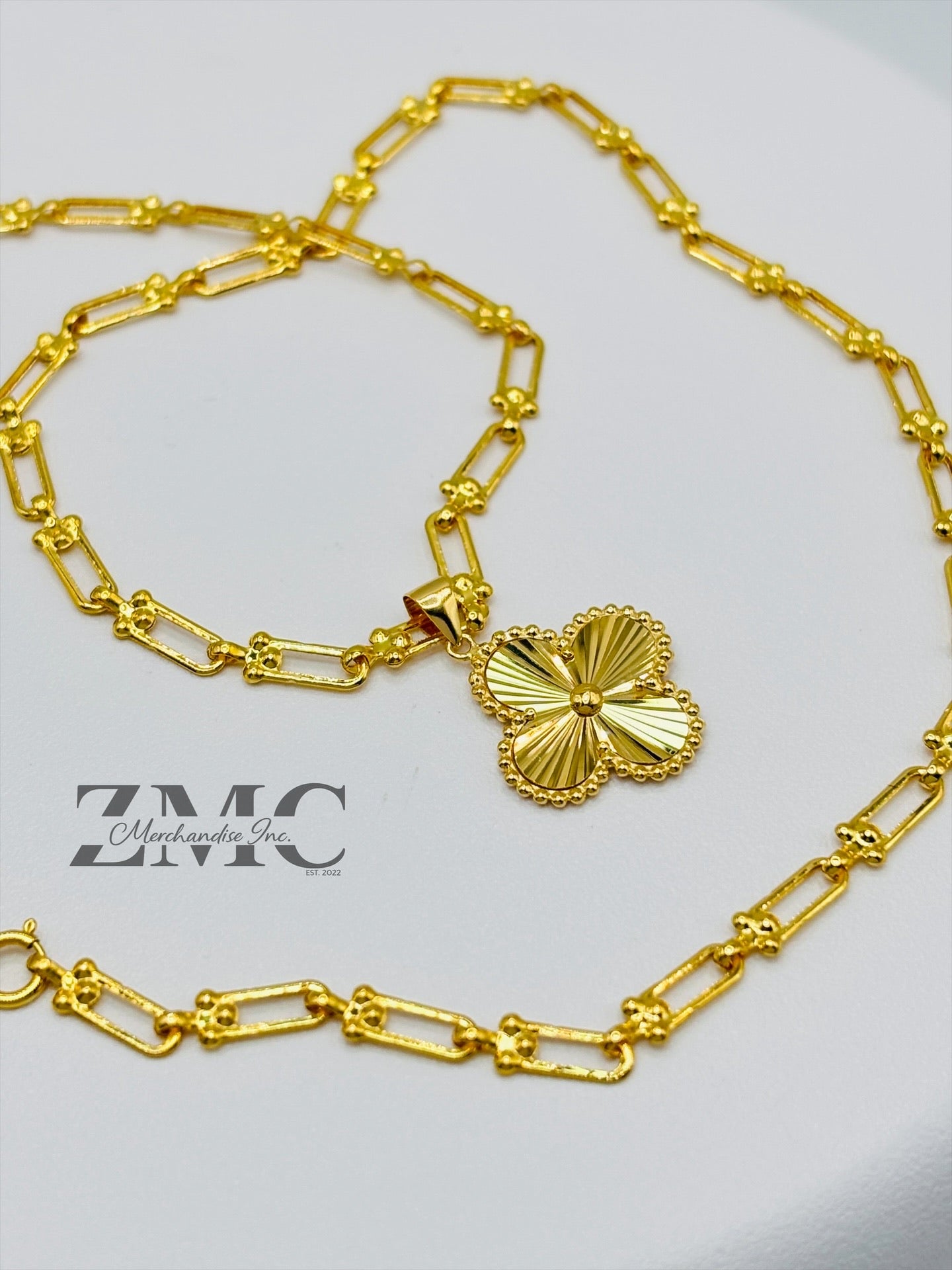 18K Gold Flat Hardware Clover Necklace