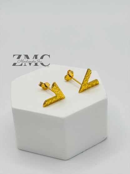 18K Gold V Earrings