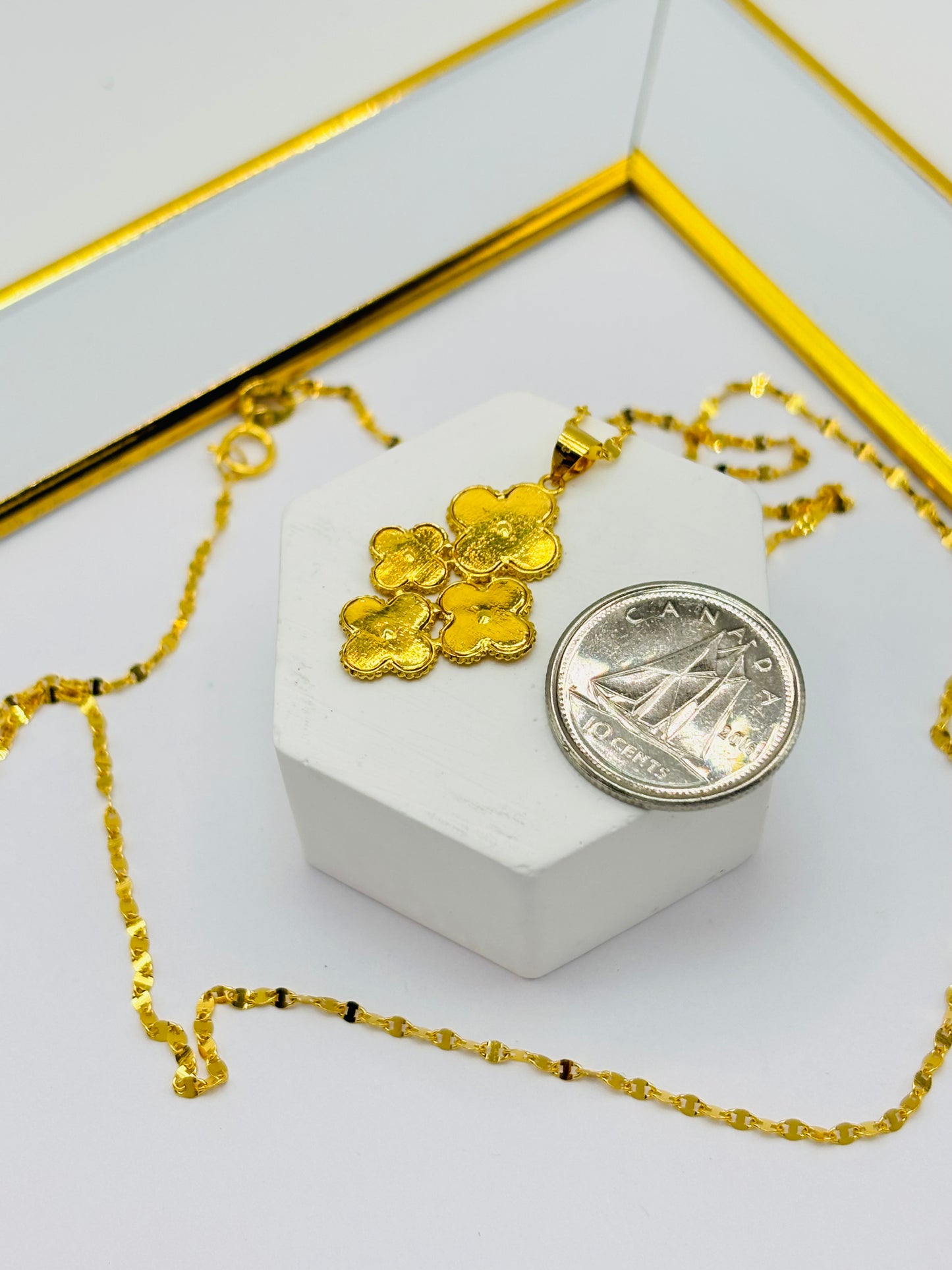 18K Gold Dancing Necklace