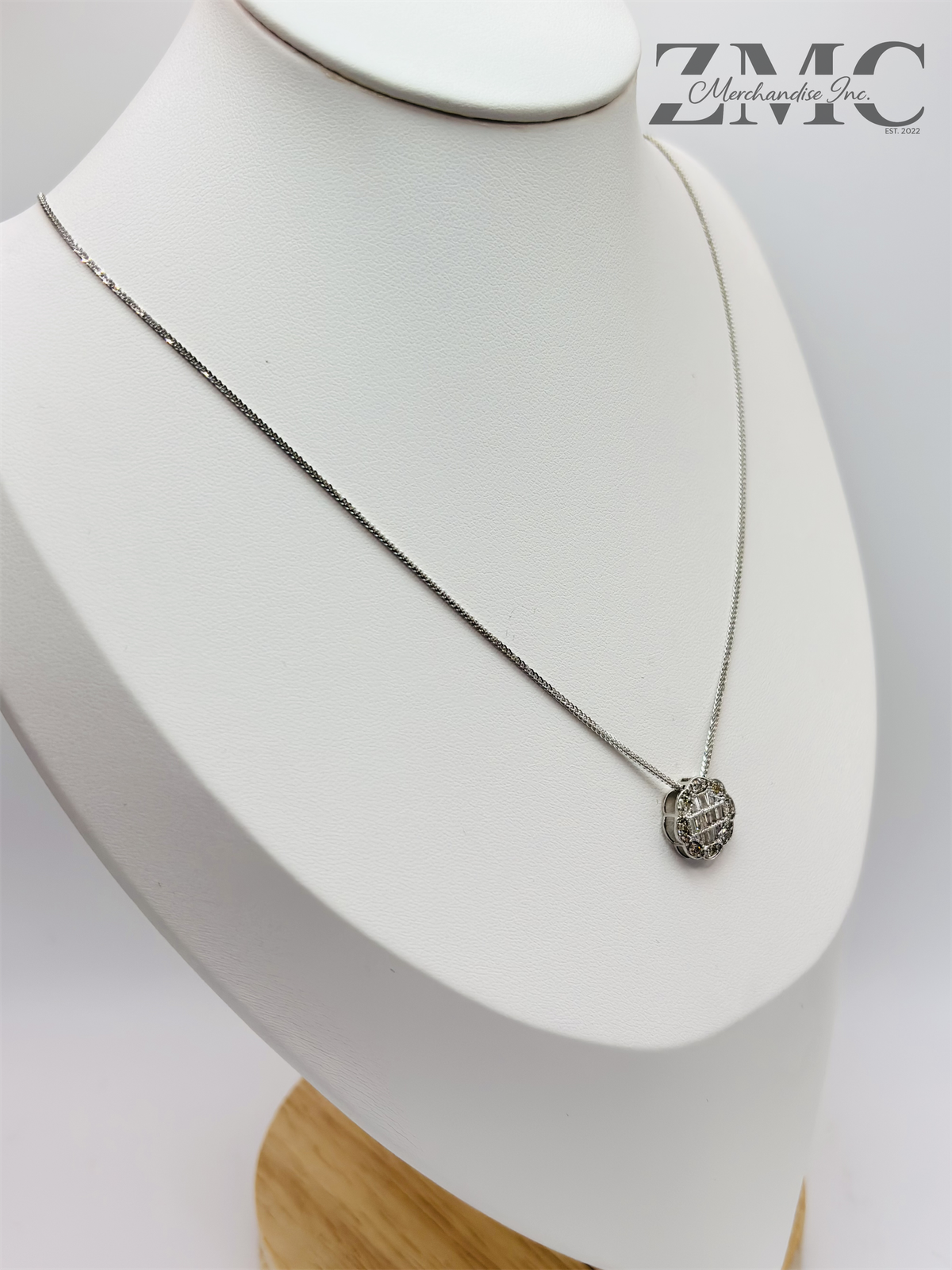 18K White Gold Circle Necklace
