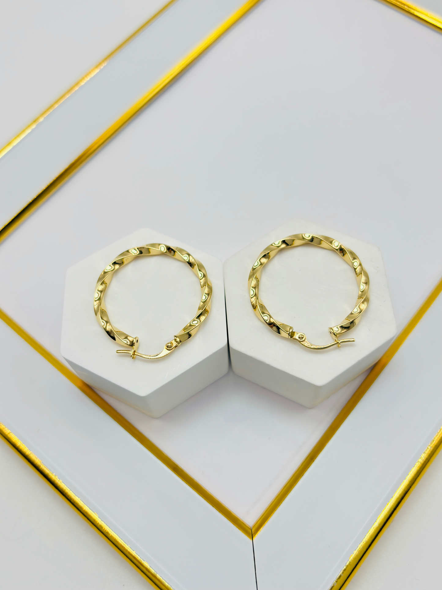 18K Gold Twisted Loop Earrings 26 mm