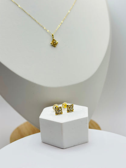 K18 Japan Gold Pendant and Earrings Natural Diamonds with FREE 18K Gold Chain Set