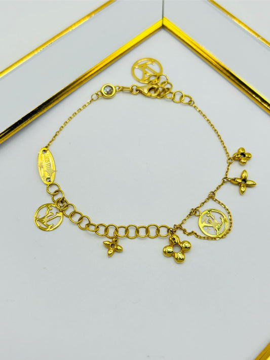 K18 Japan Gold Charm Bracelet