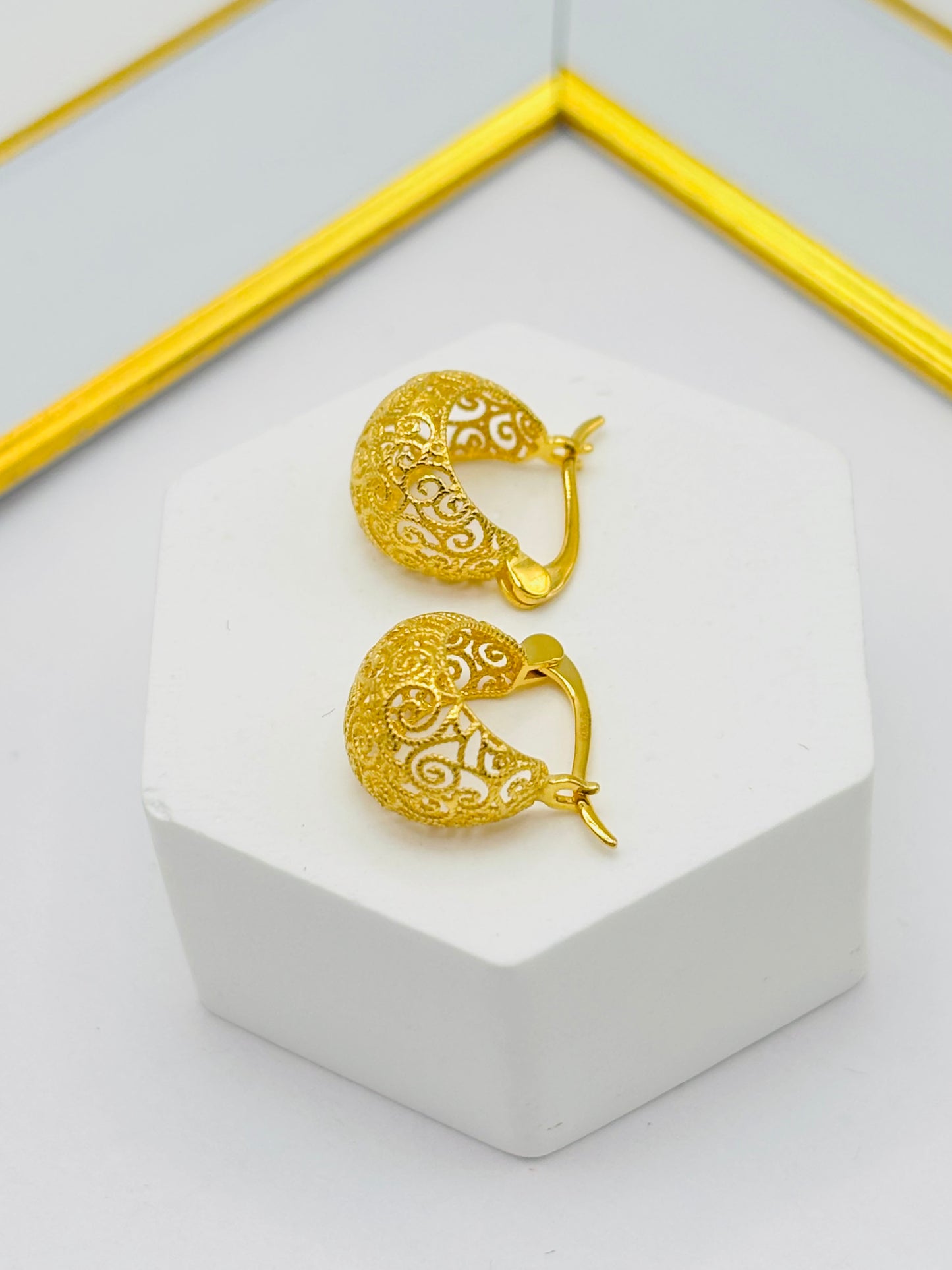 18K Gold Basket Huggies Loop Earrings