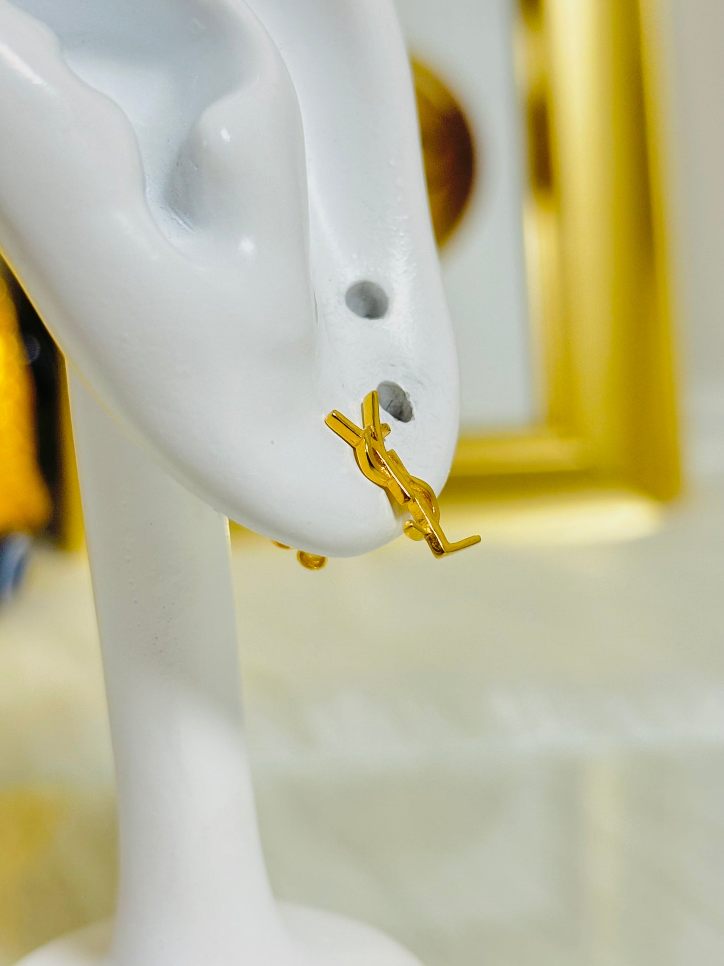 18K Gold Y Earrings