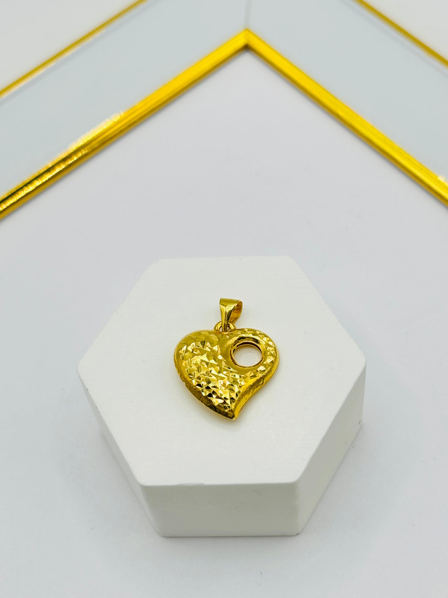 18K Gold Heart Diamond Cut Pendant