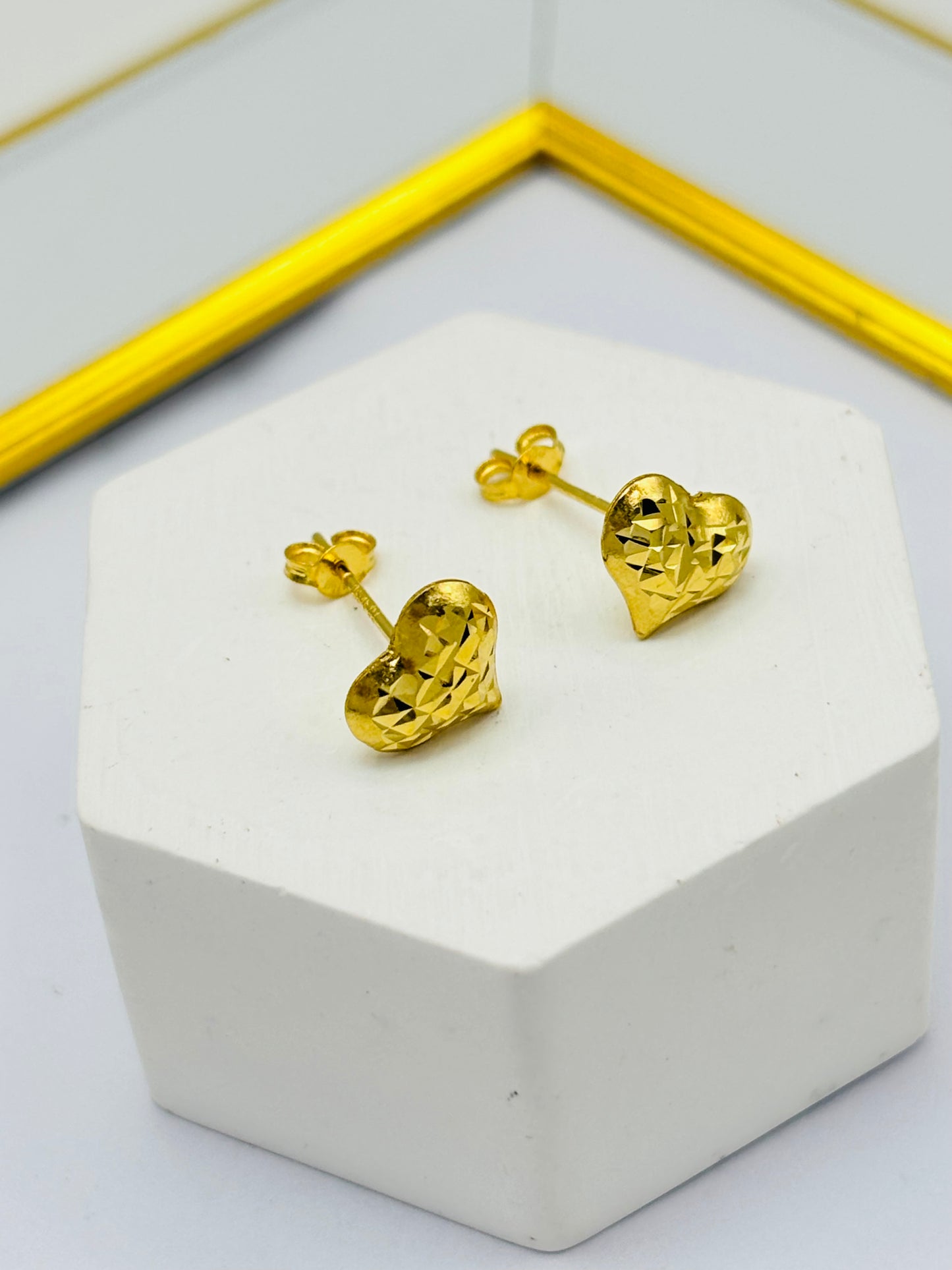18K Gold Diamond Cut Heart Earrings