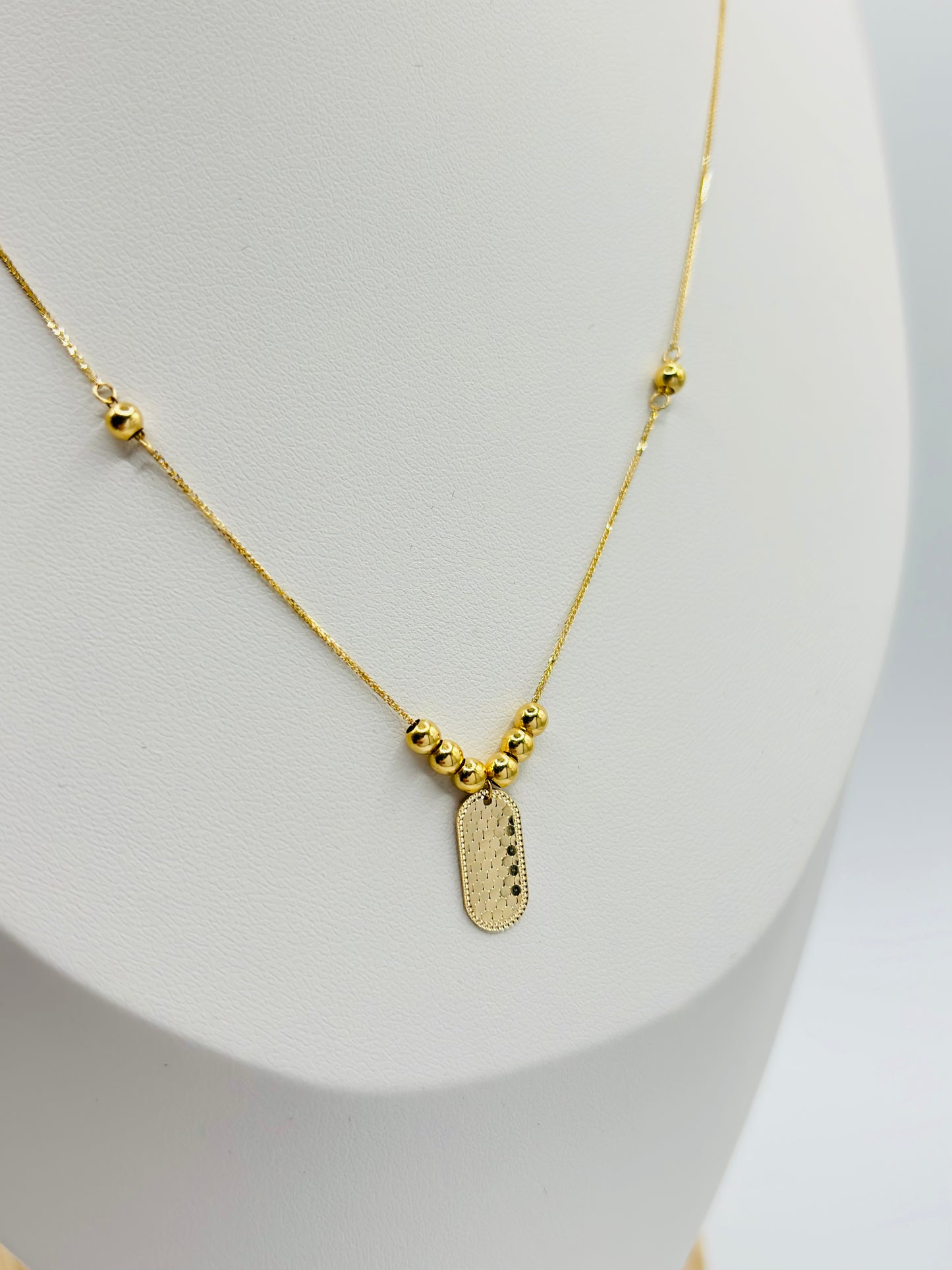 18K Gold Ball/Oval Necklace