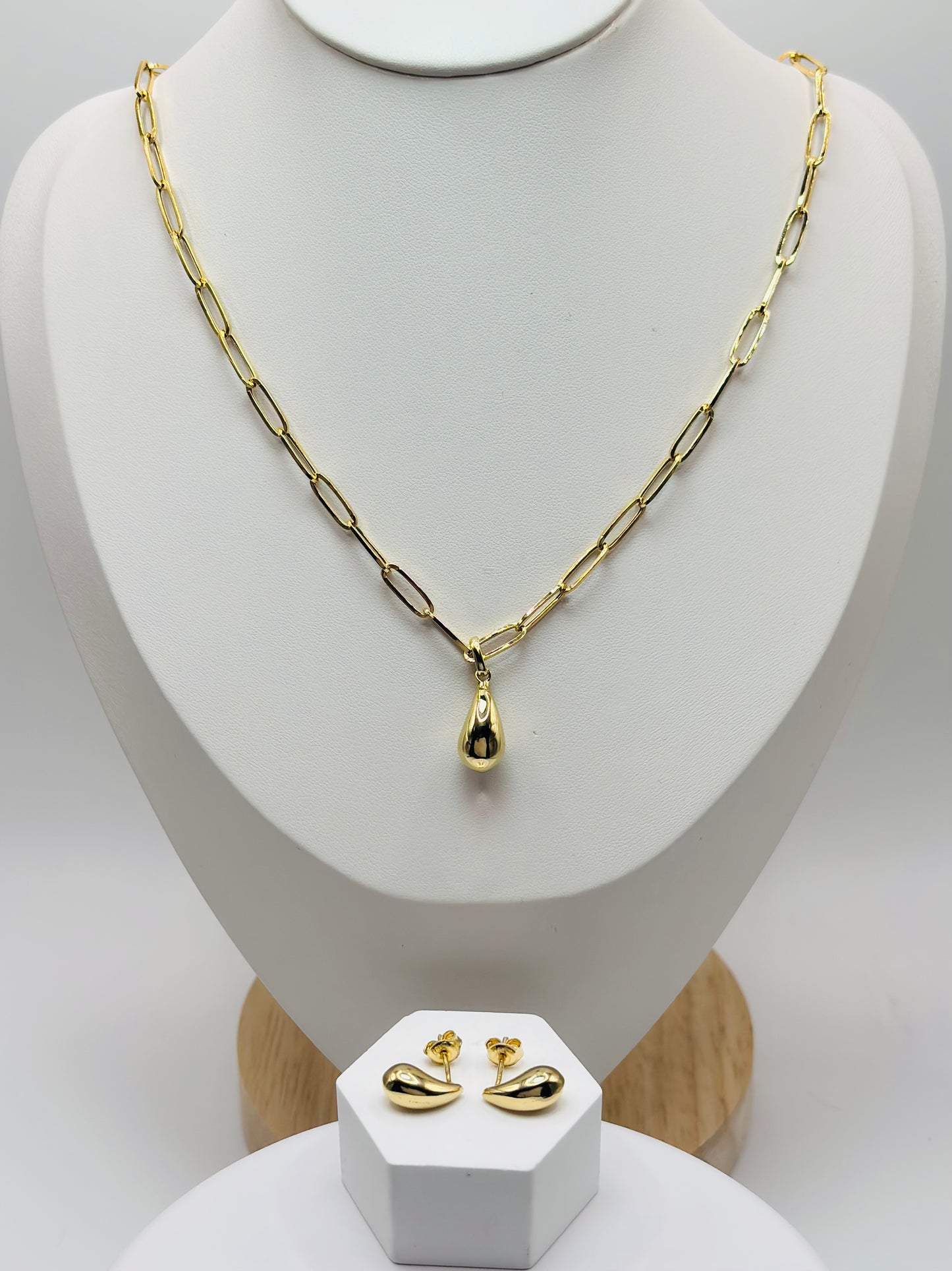 18K Gold Teardrop Earrings and Necklace Set