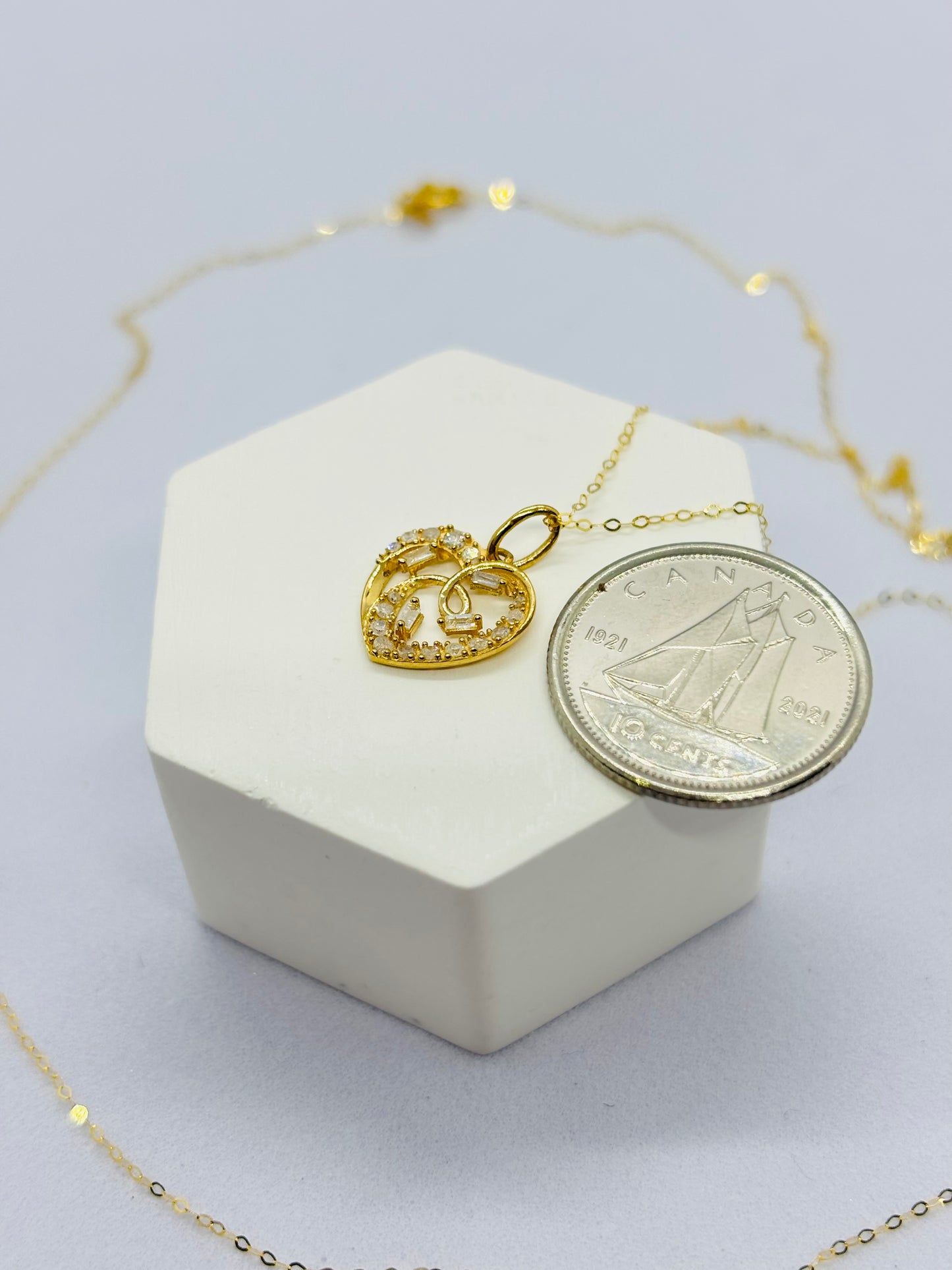K18 Japan Heart Pendant 0.15 carat Natural Diamond with 18K Gold FREE Chain Set