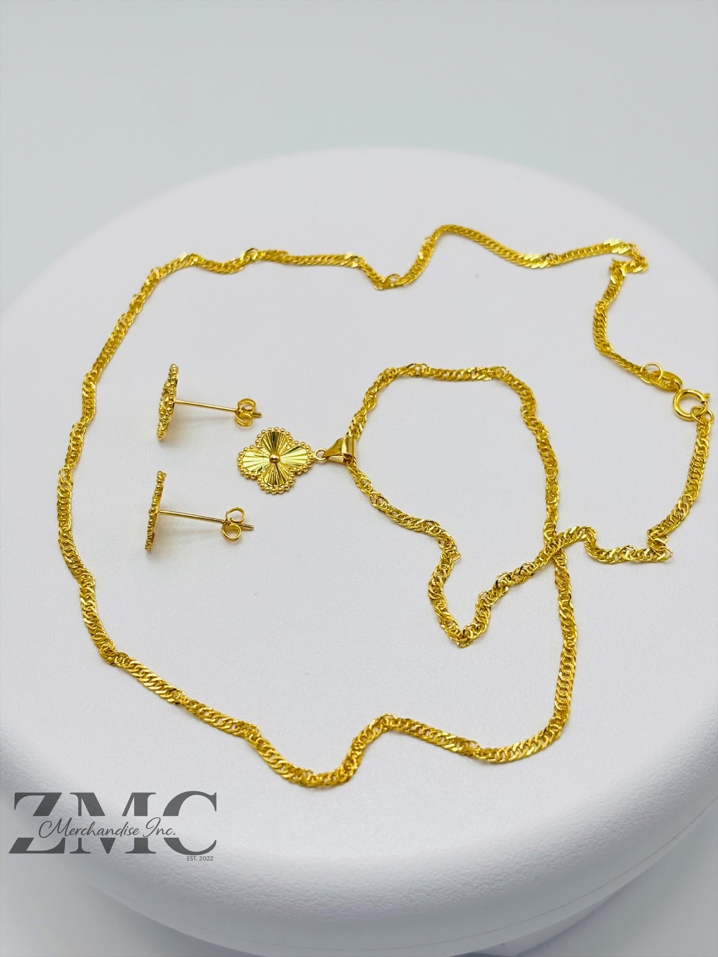 18K Gold Clover Earrings and Necklace Set