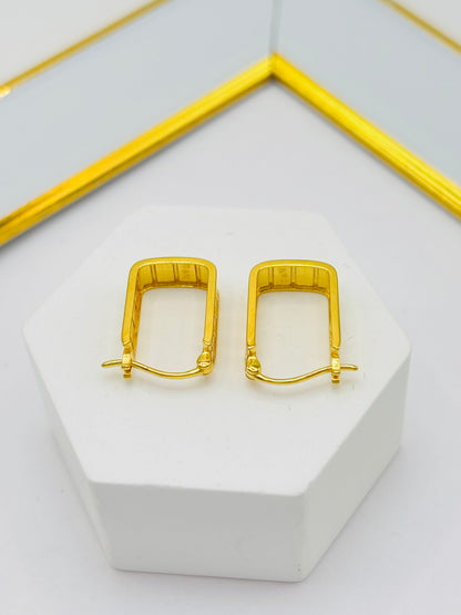 18K Gold Square F Loop Earrings