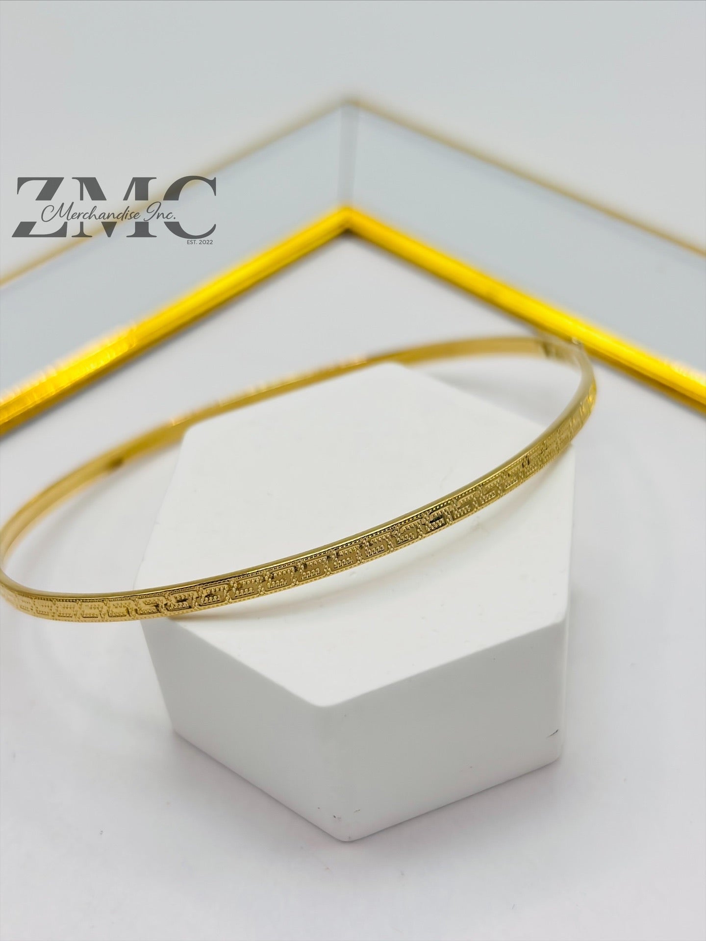 18K Gold Slim Bangle