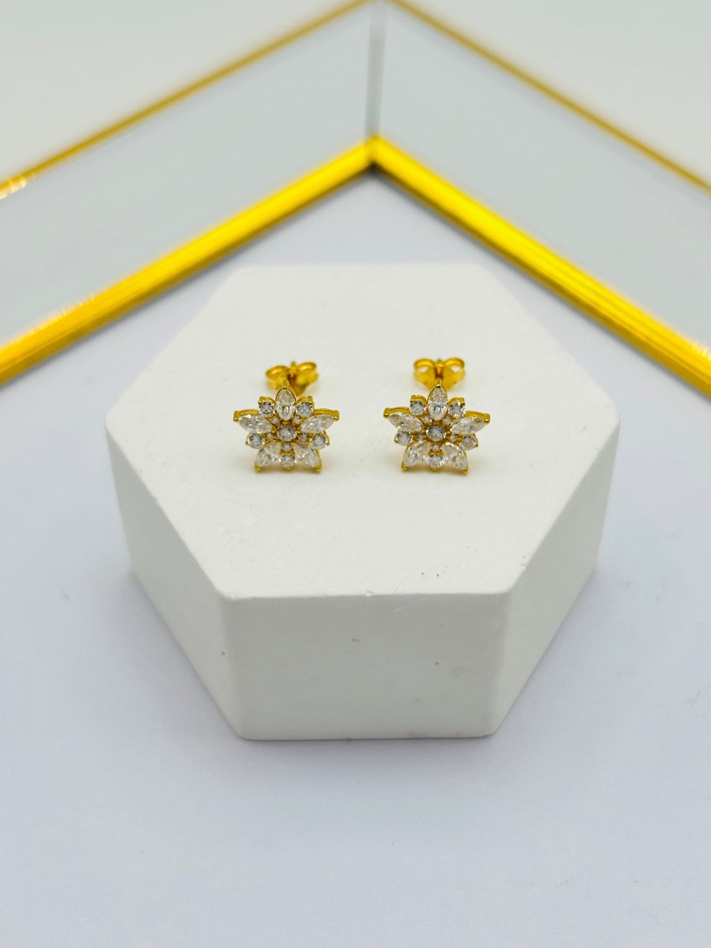 18K Gold Flower Moissanite Diamond Earrings