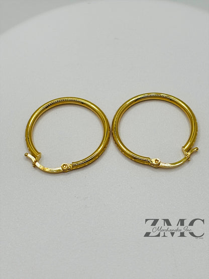 18K Gold F Loop Earrings 24 mm
