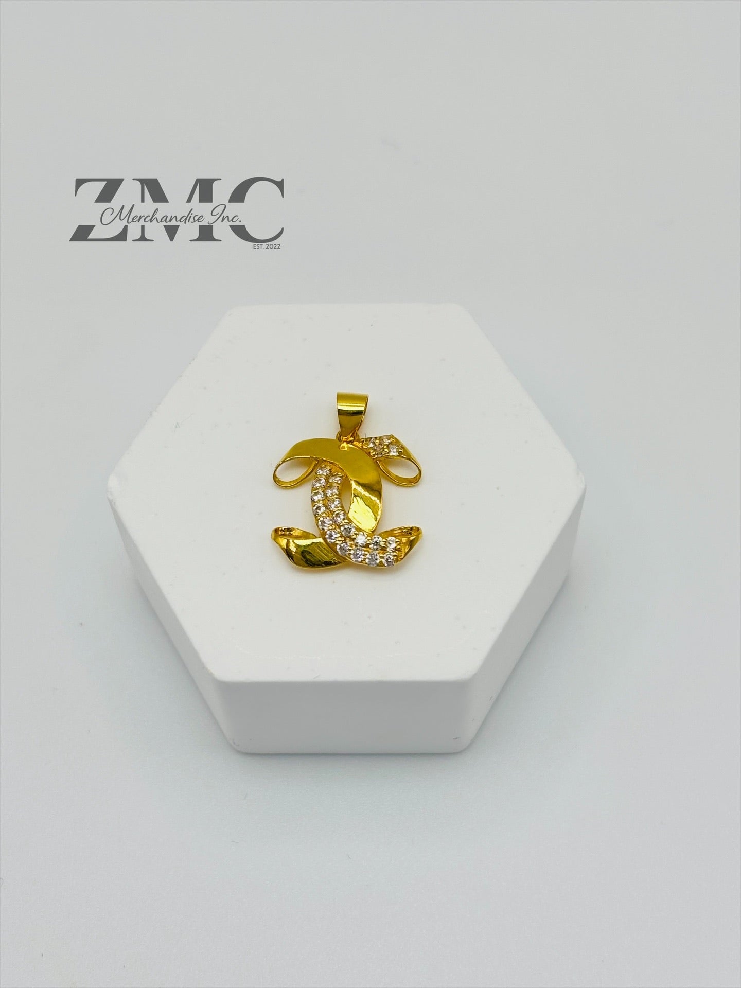 18K Gold C with Stone Pendant