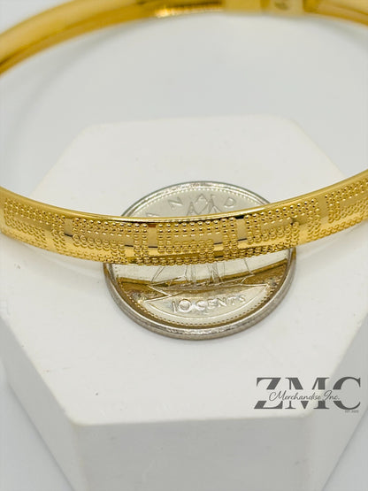 18K Gold F Bangle