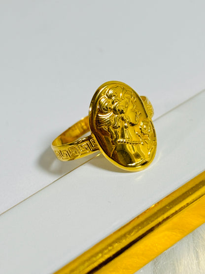 18K Gold Cameo Ring