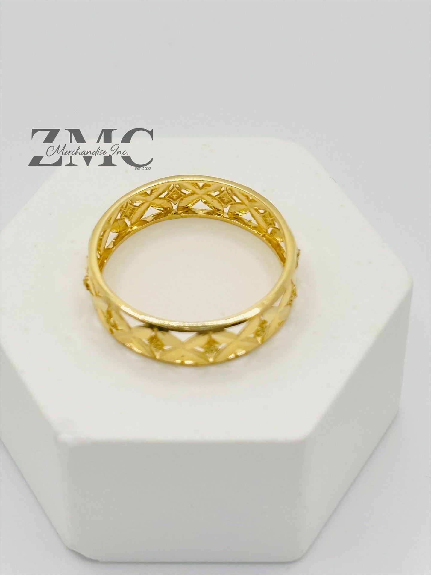18K Gold Flower Circle Ring