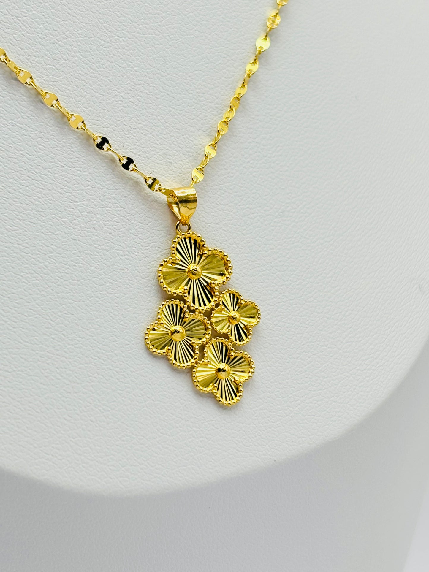 18K Gold Dancing Necklace