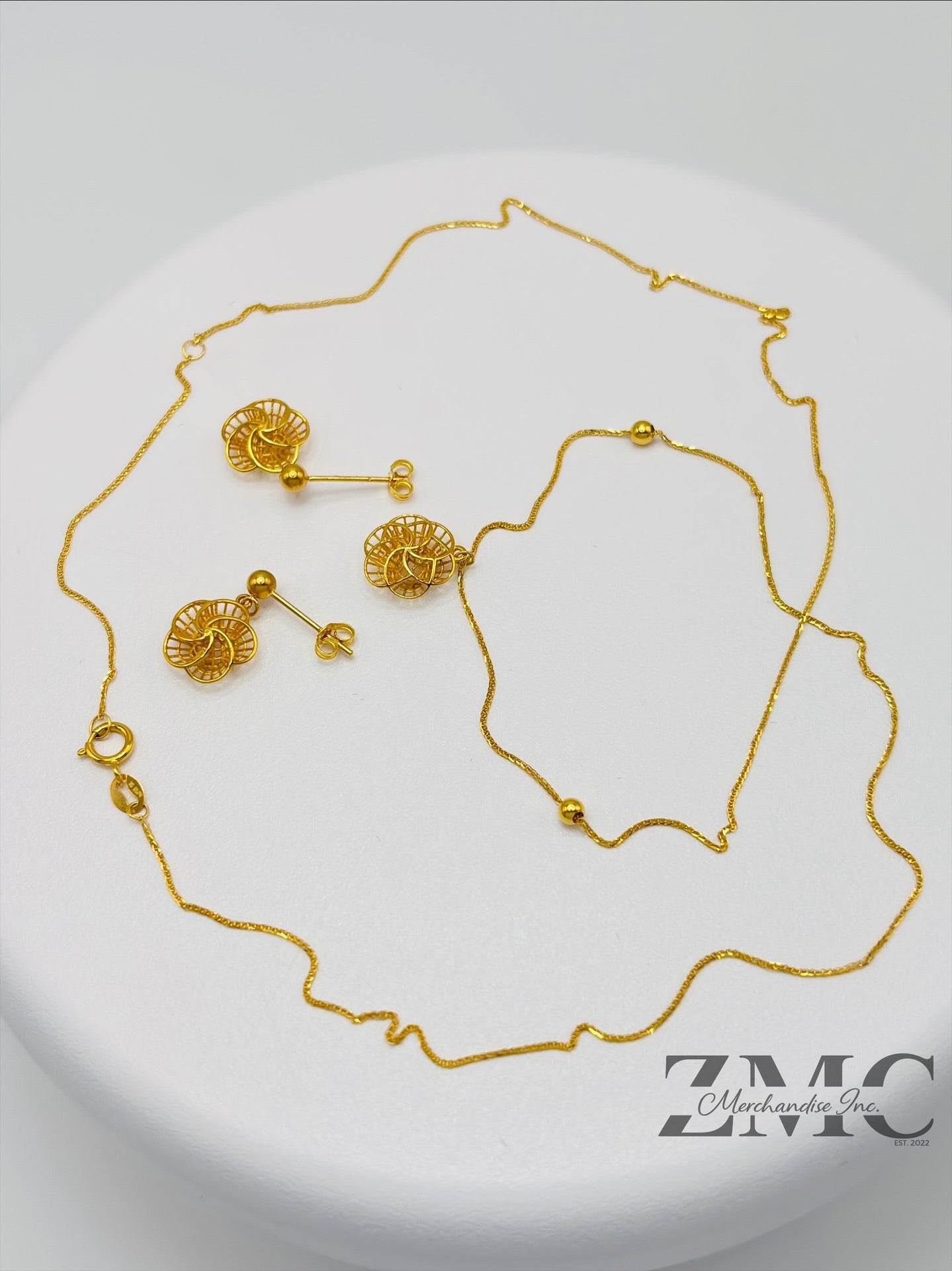 18K Gold Flower Earrings and Necklace Set