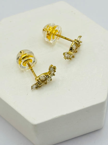 K18 Japan Gold  Natural Diamond Earrings 0.20 carat