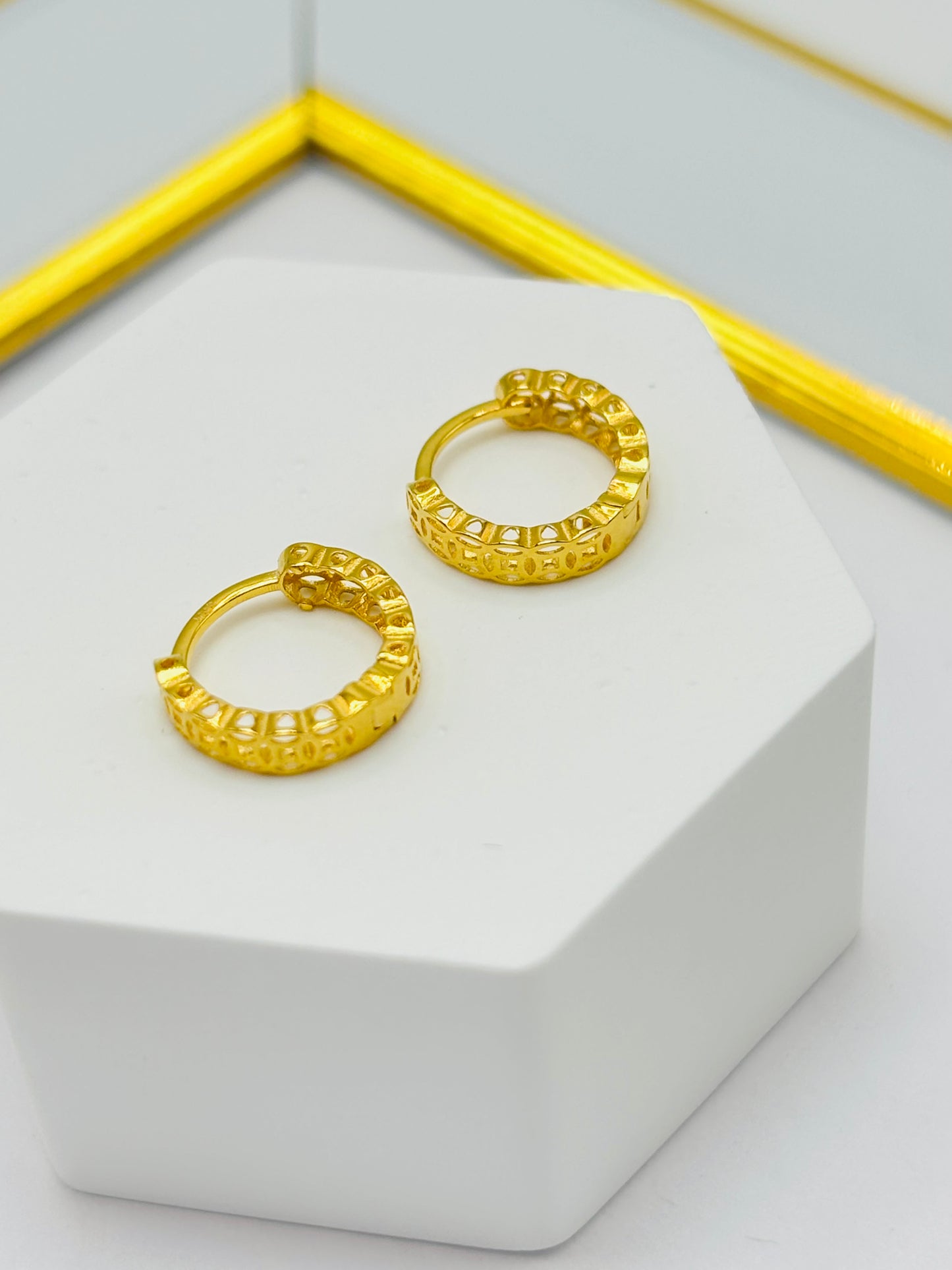 18K Gold Money Cather Huggies/Kids Loop Earrings