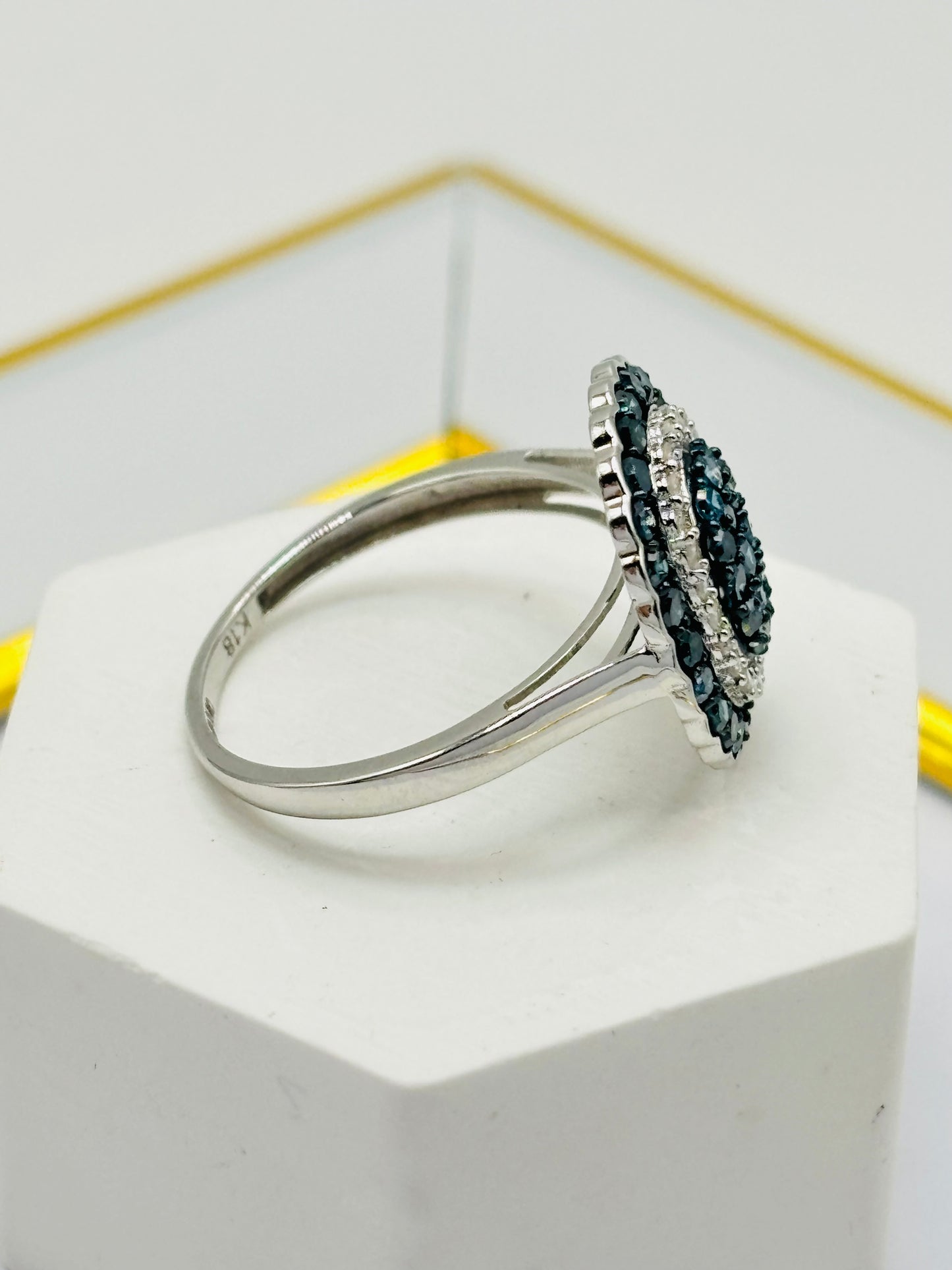 K18 Japan Gold Rare Blue and White Natural Diamond Ring 1.00 carat