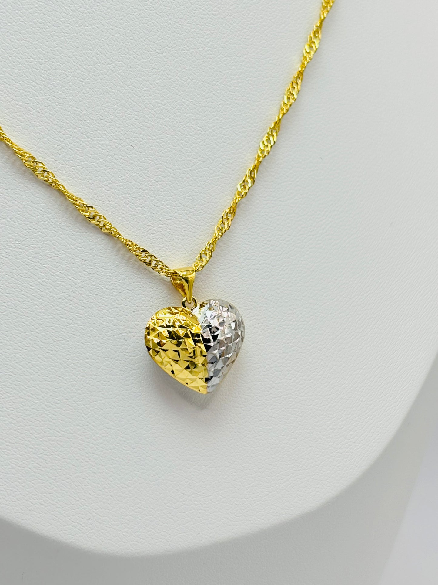 18K Gold Diamond Cut Heart Necklace