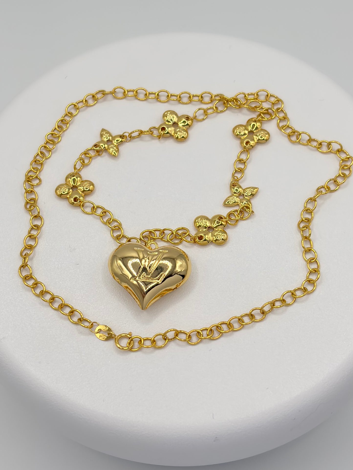 18K Gold Flower Attached Heart Necklace