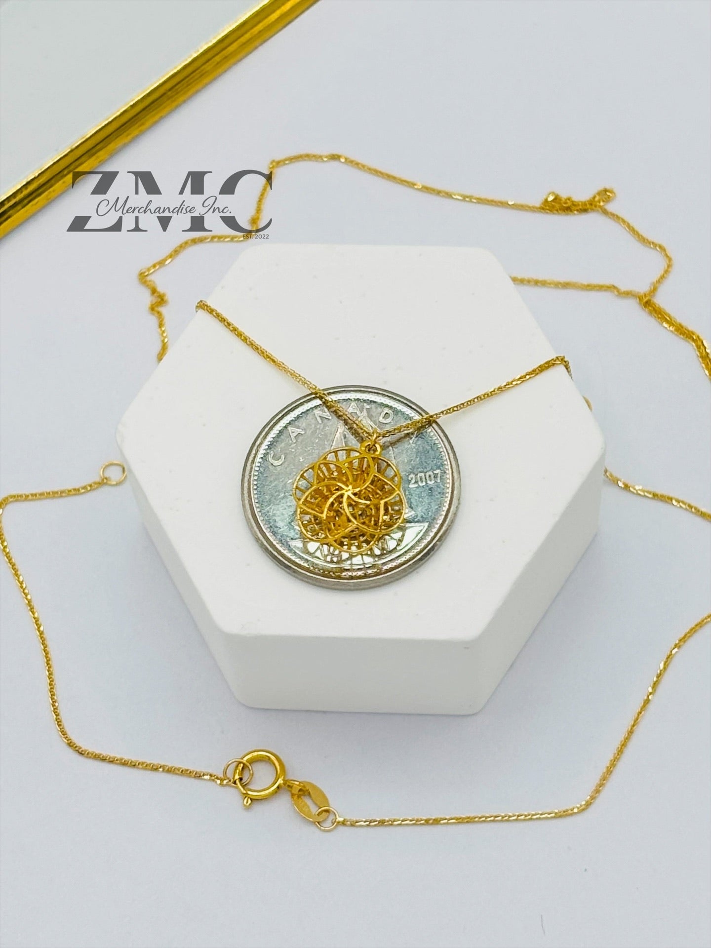 18K Gold Attached Flower Necklace