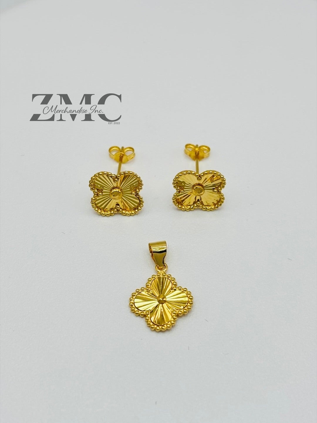18K Gold Clover Earrings and Pendant Set 10 mm