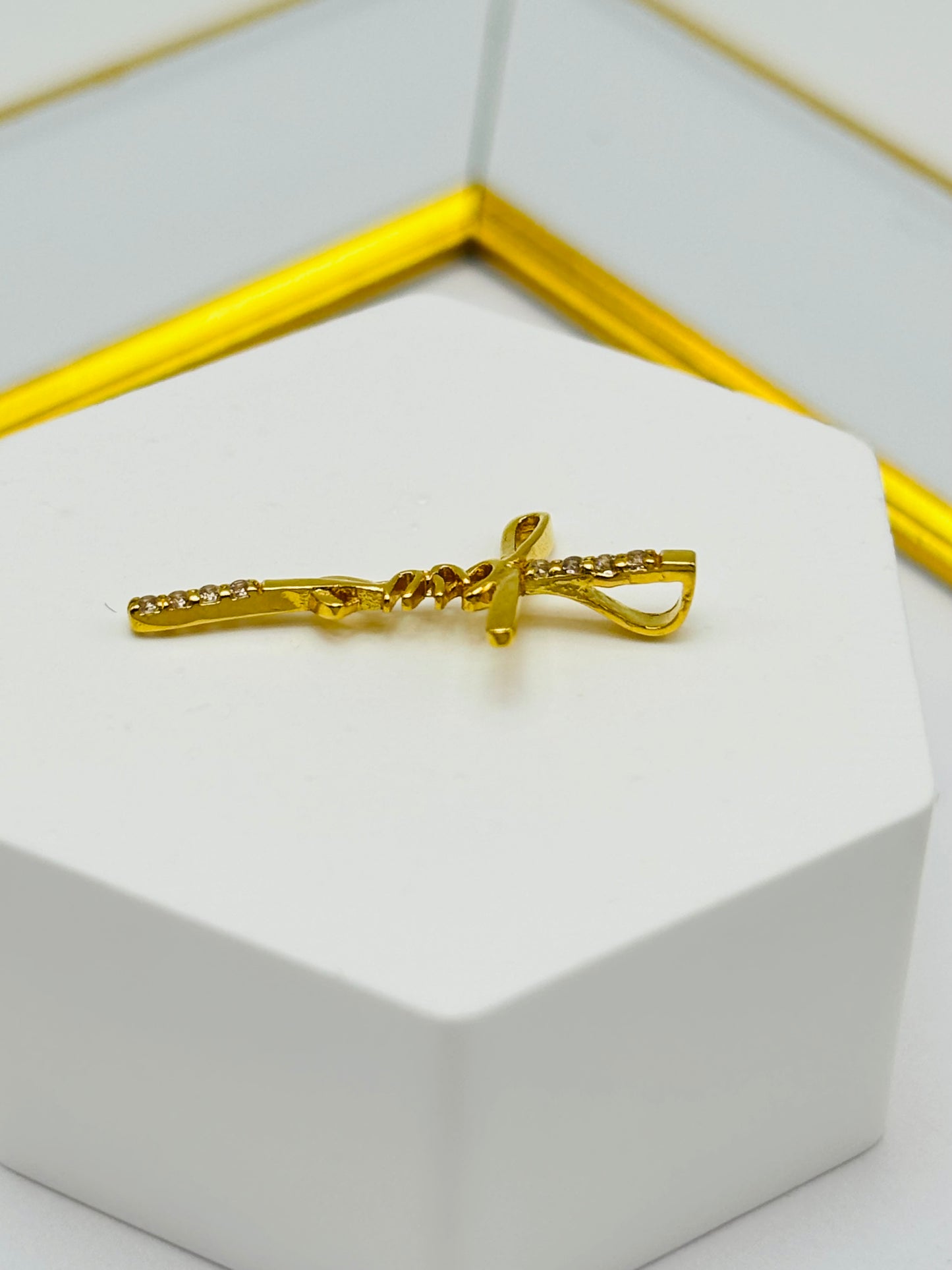 18K Gold Jesus Cross Pendant Stone