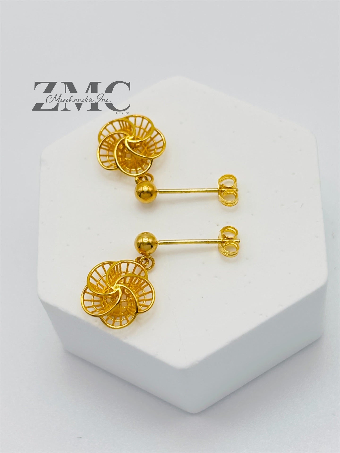 18K Gold Flower Dangling Earrings