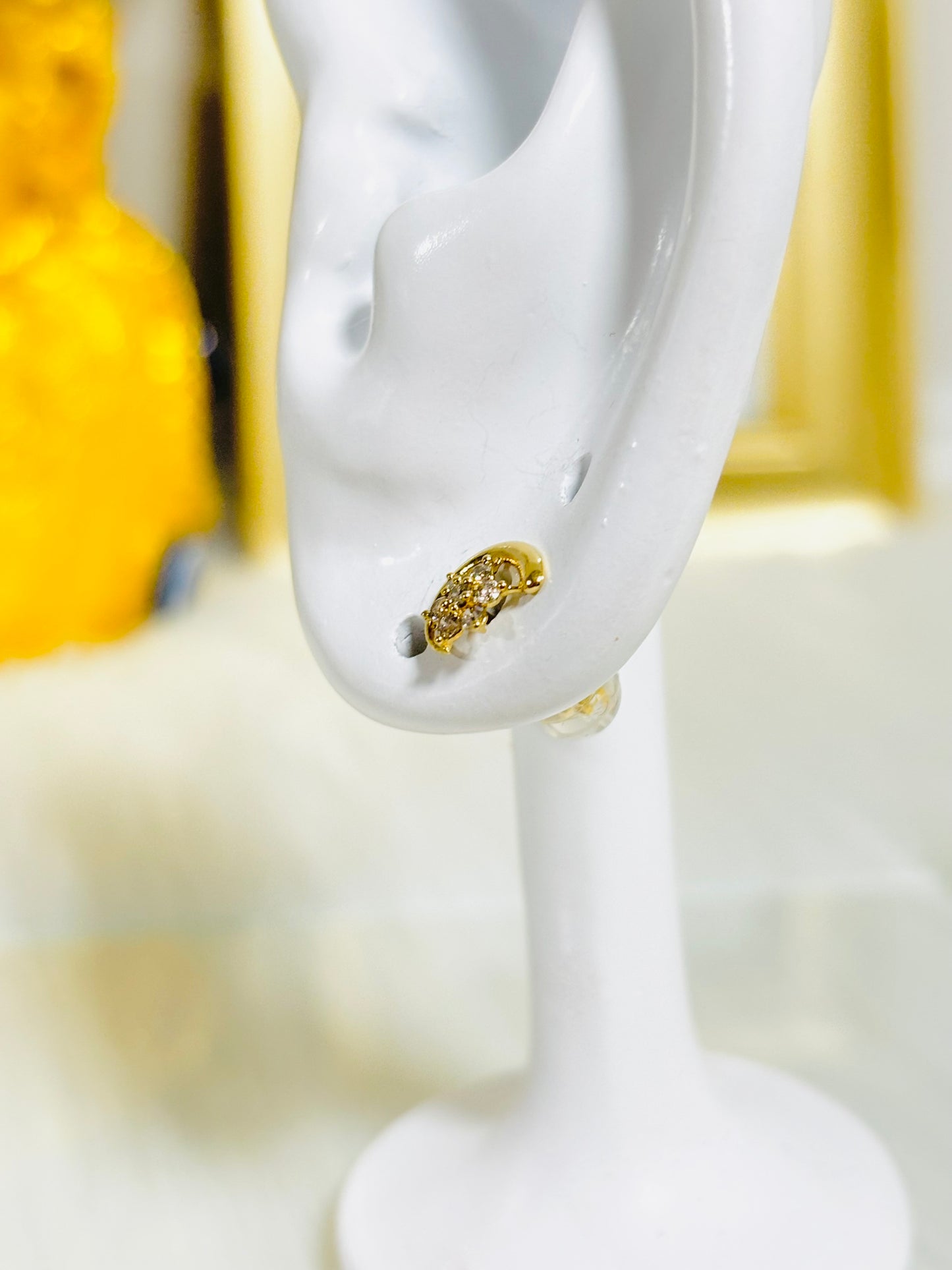 K18 Japan Gold Natural Diamond Earrings 0.20 carat