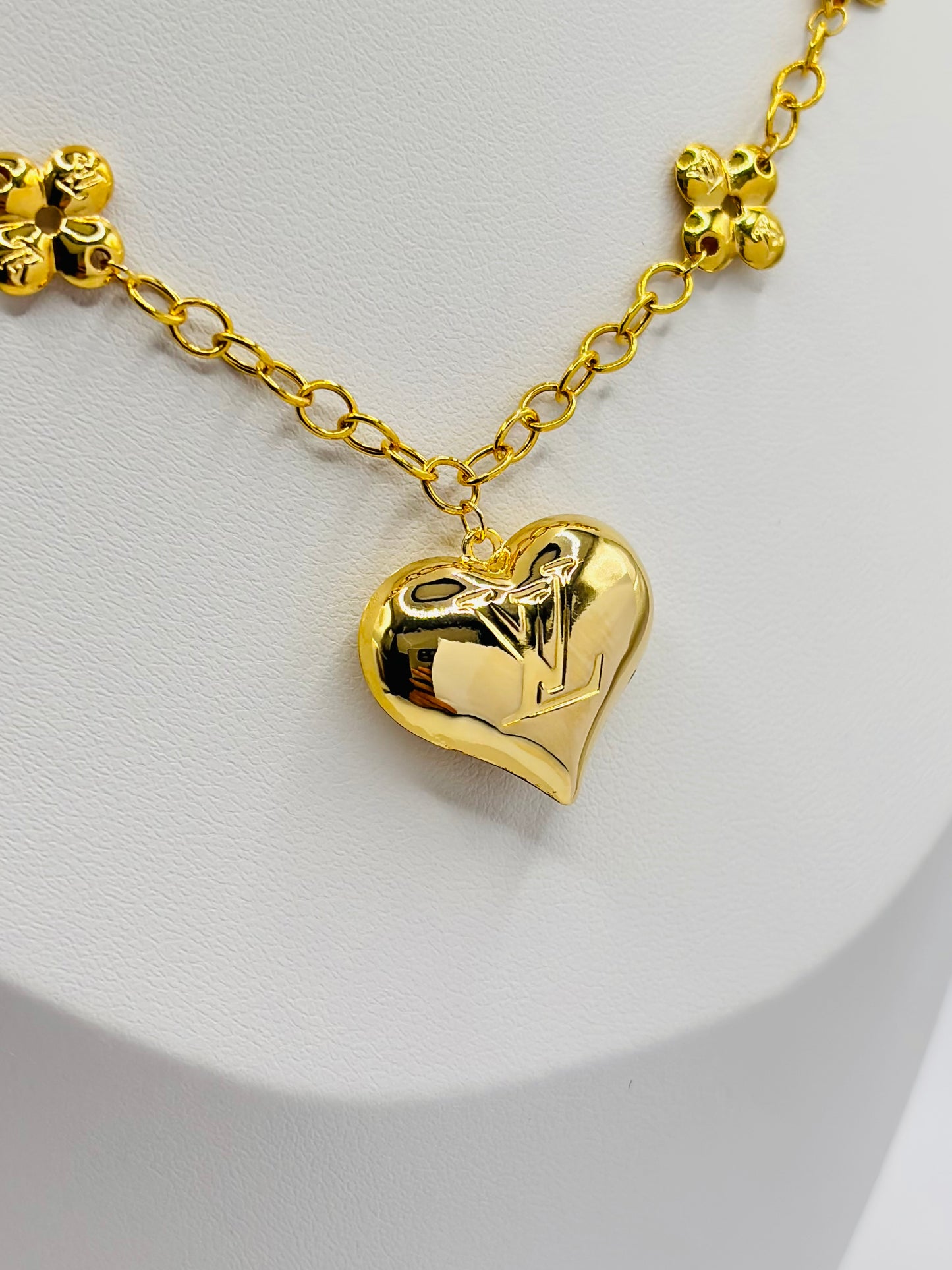 18K Gold Flower Attached Heart Necklace