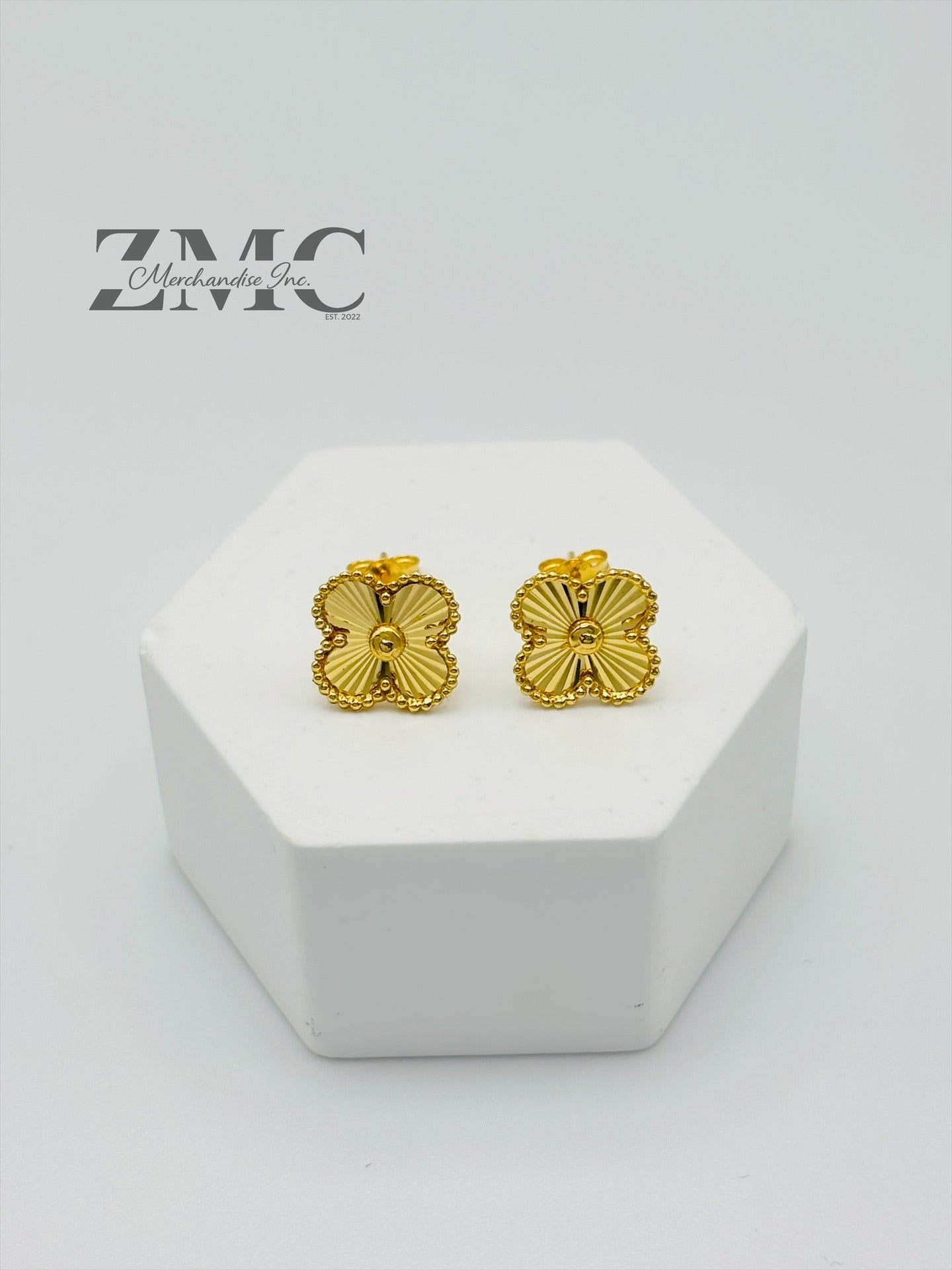 18K Gold Clover Earrings 10 mm