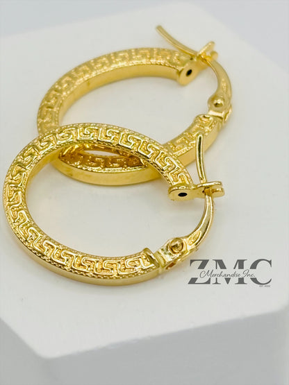 18K Gold Oval Loop Earrings