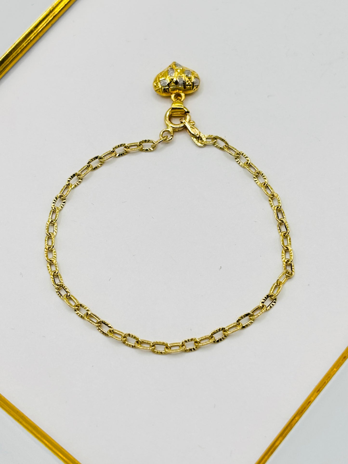 18K Gold Small Link with Heart Charm Bracelet