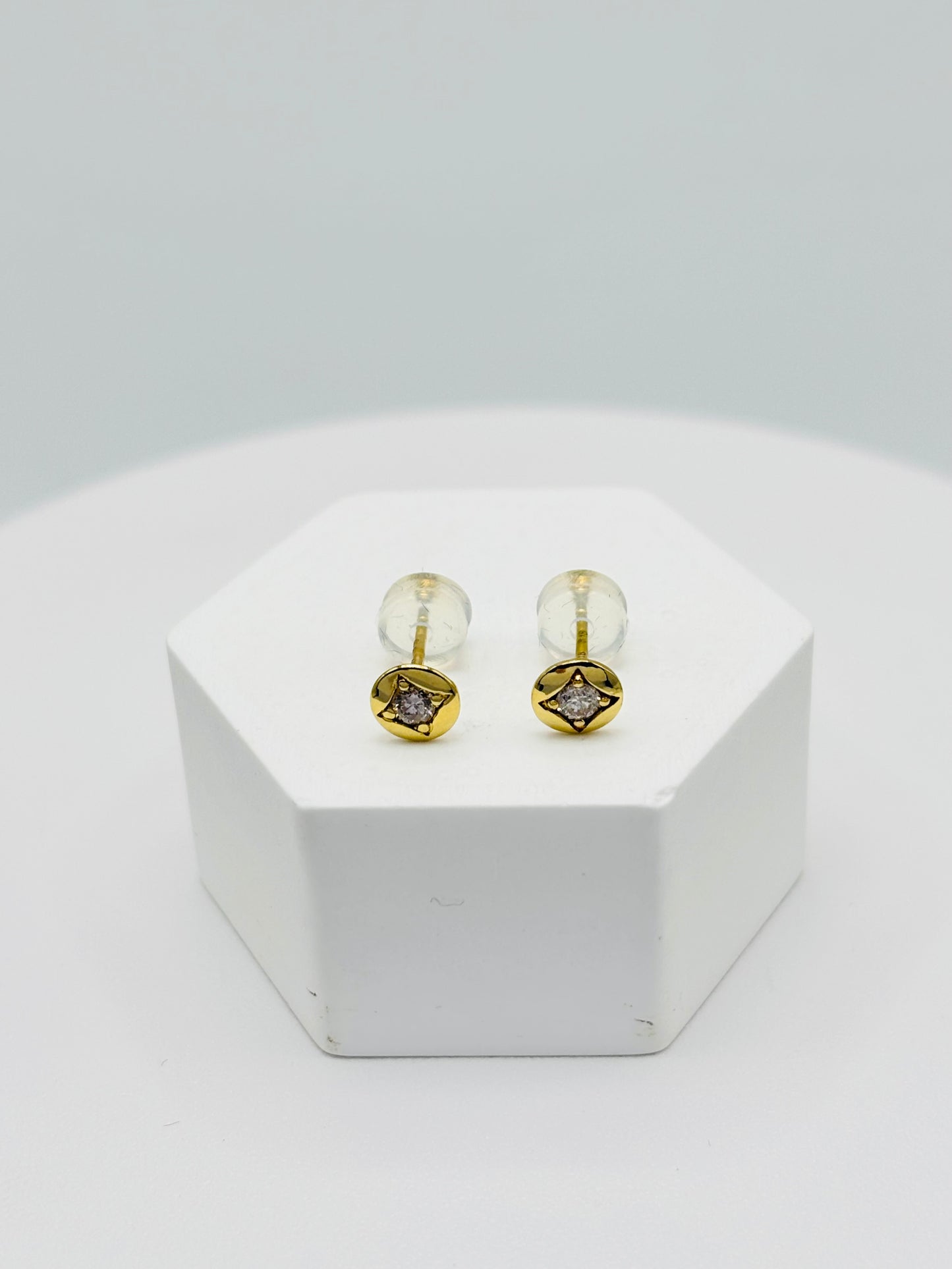 K18 Japan Gold Circle Natural Diamond Earrings 0.20ct