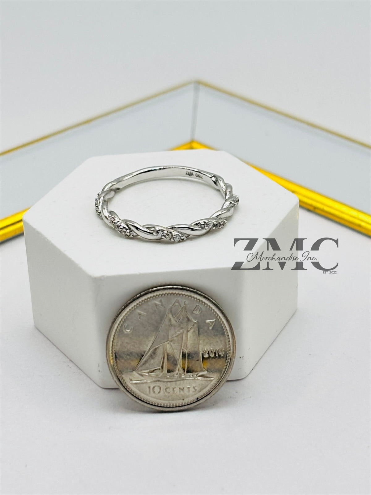 18K White Gold Ring