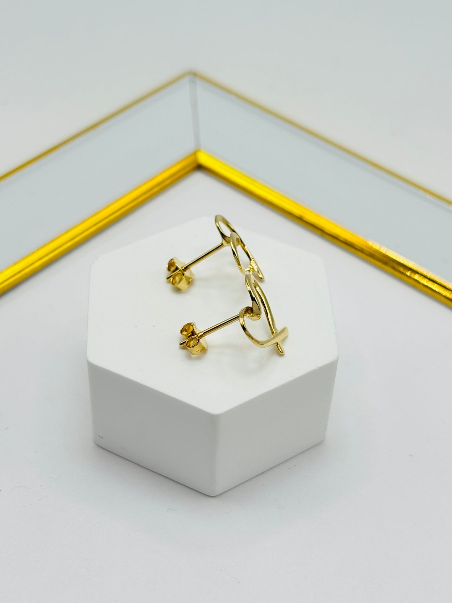 18K Gold Open Heart Earrings
