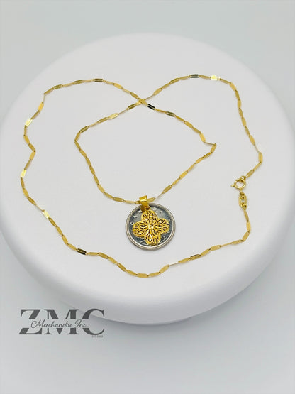 18K Gold Diamond Cut Clover Necklace