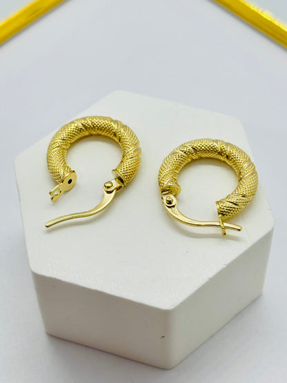 18K Gold Loop Earrings