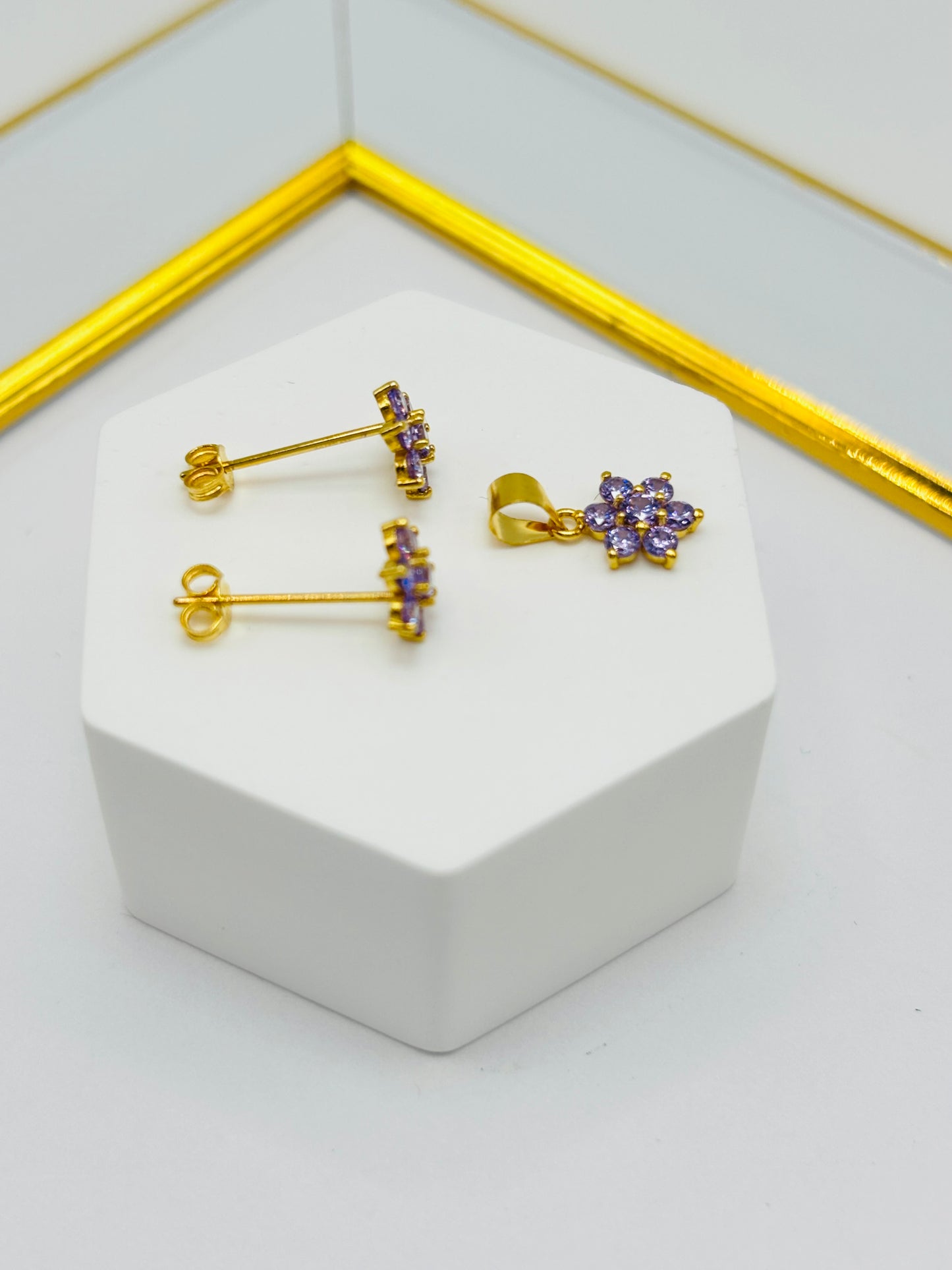 18K Gold Flower Stone Earrings and Pendant Set (Purple)