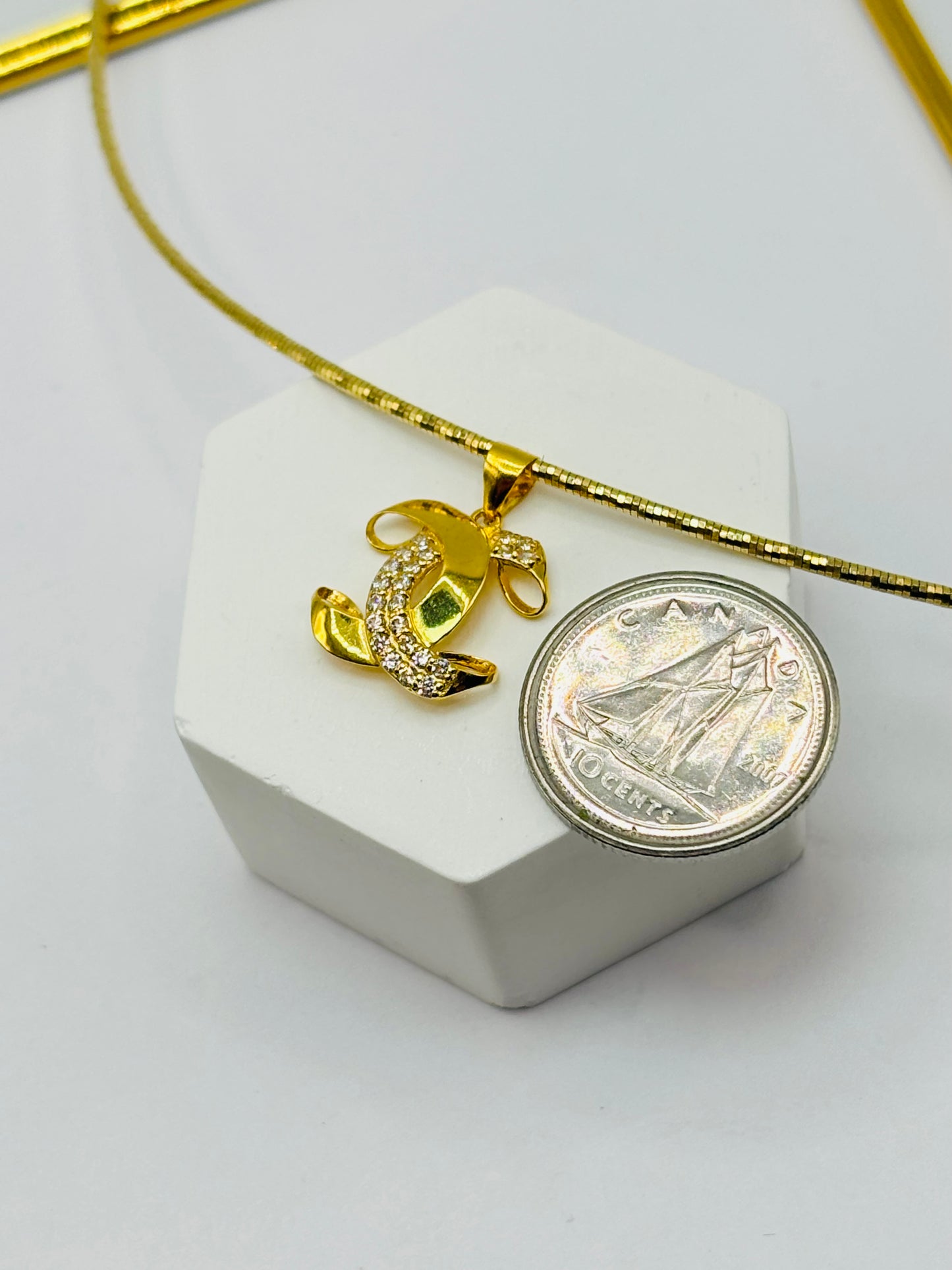18K Gold Omega Chain with Pendant Set